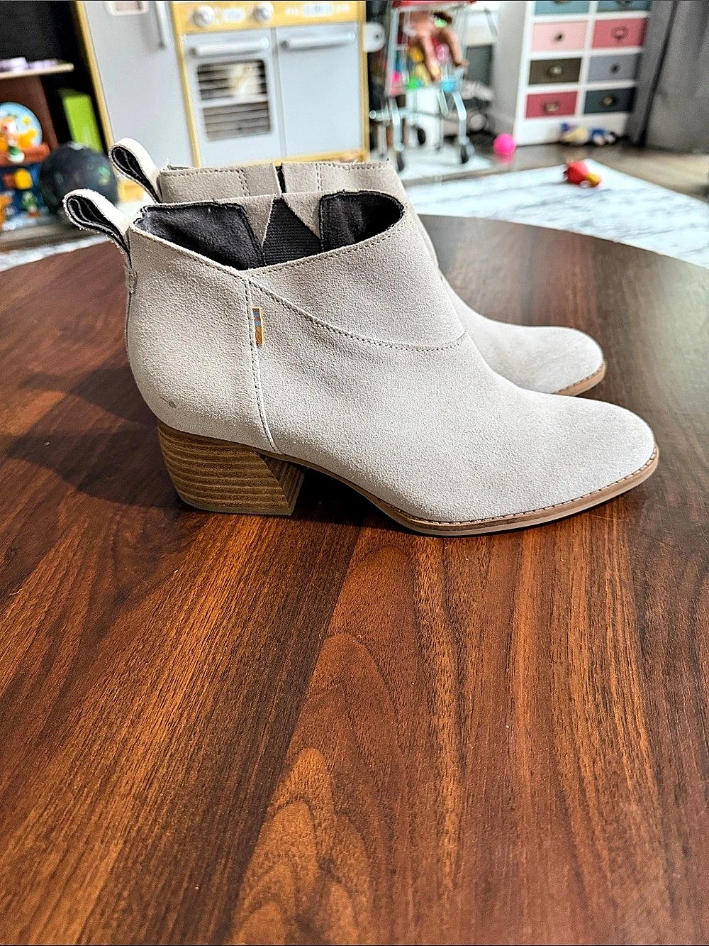TOMS Women’s Size 7 Suede Ankle Booties Taupe Gray Block Heel Chelsea Boots